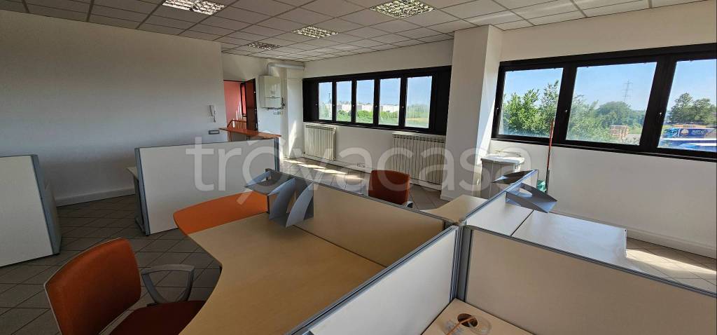 ufficio in affitto ad Origgio