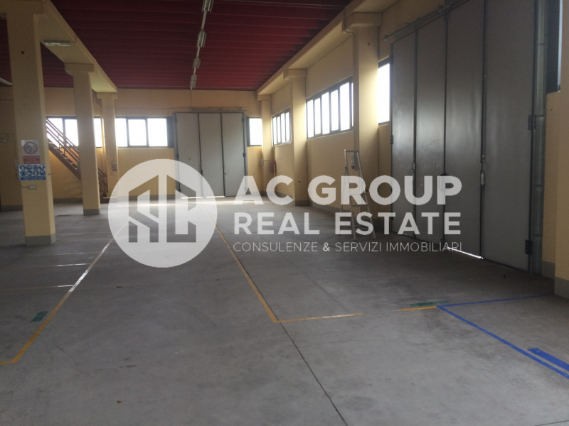 locale commerciale in affitto ad Origgio