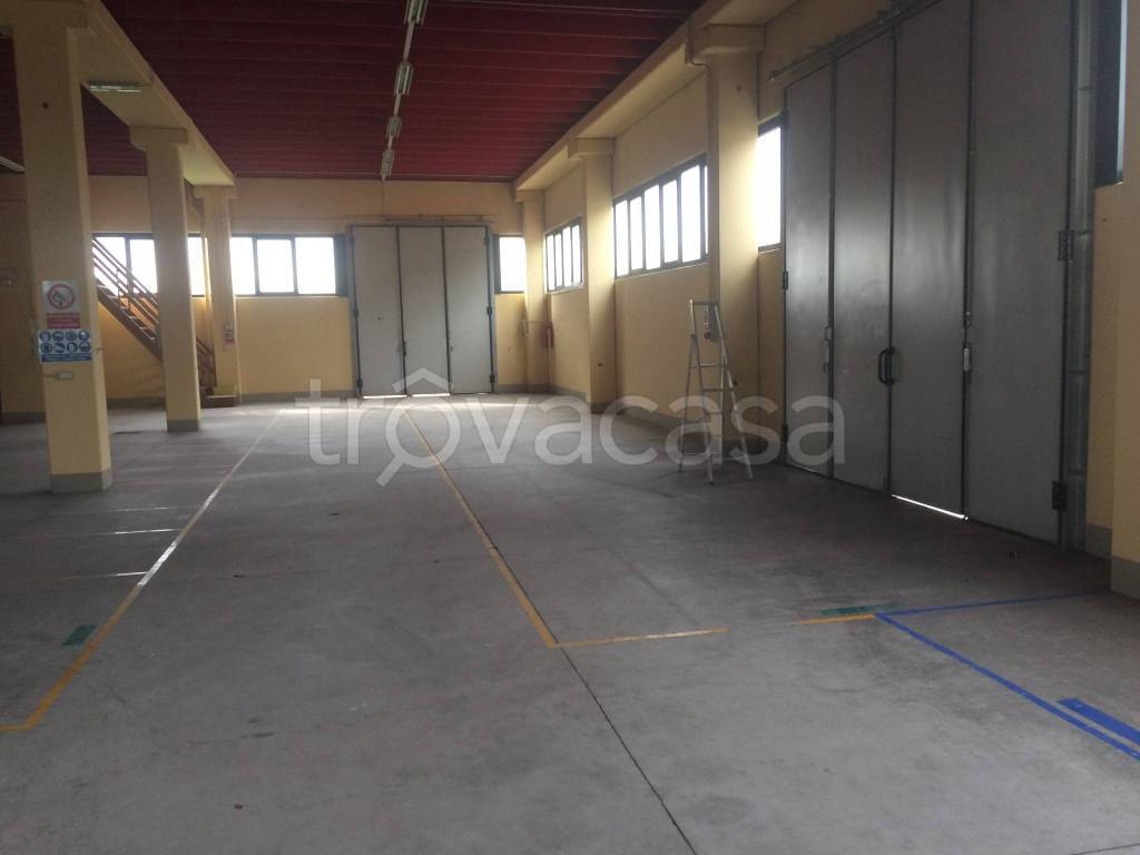 locale commerciale in affitto ad Origgio