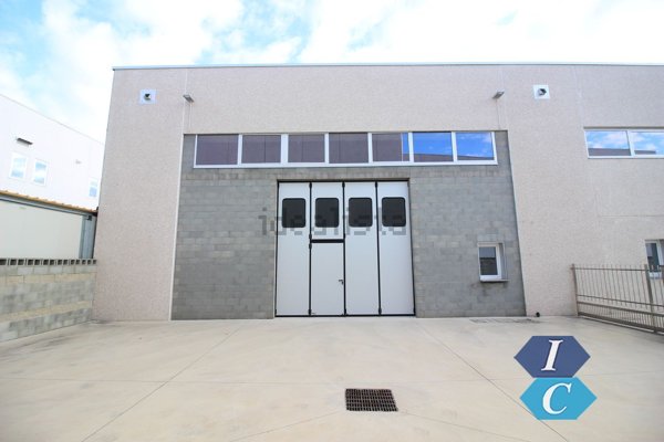 capannone in affitto ad Origgio