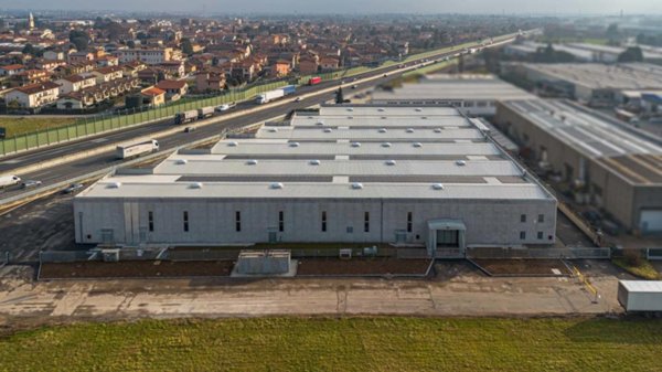 capannone in affitto ad Origgio