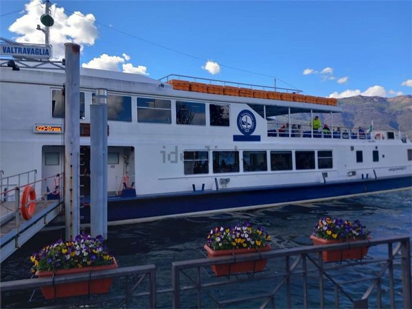 casa indipendente in affitto a Porto Valtravaglia