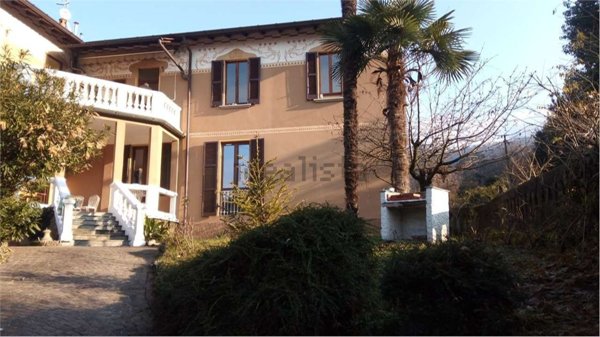 appartamento in affitto a Porto Valtravaglia