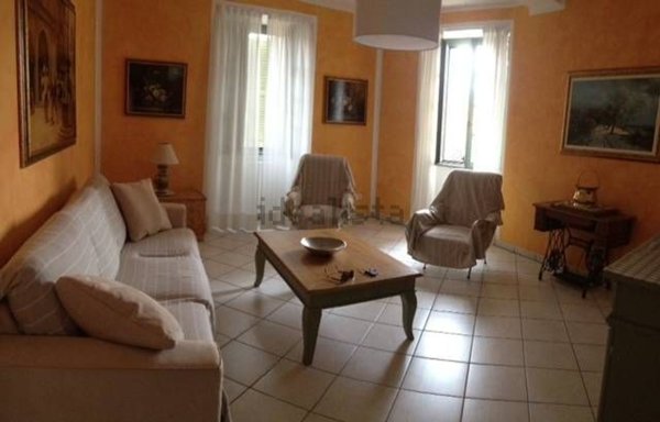 appartamento in affitto a Porto Valtravaglia