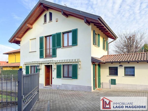 casa indipendente in affitto a Ranco