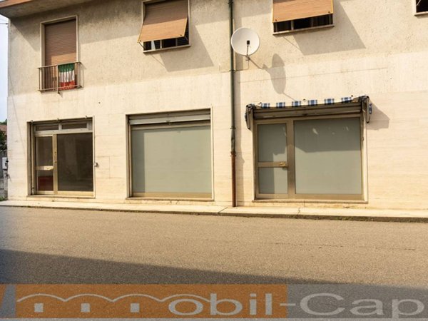 negozio in affitto a Samarate