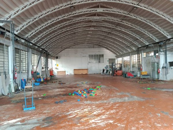 locale commerciale in affitto a Samarate in zona Verghera