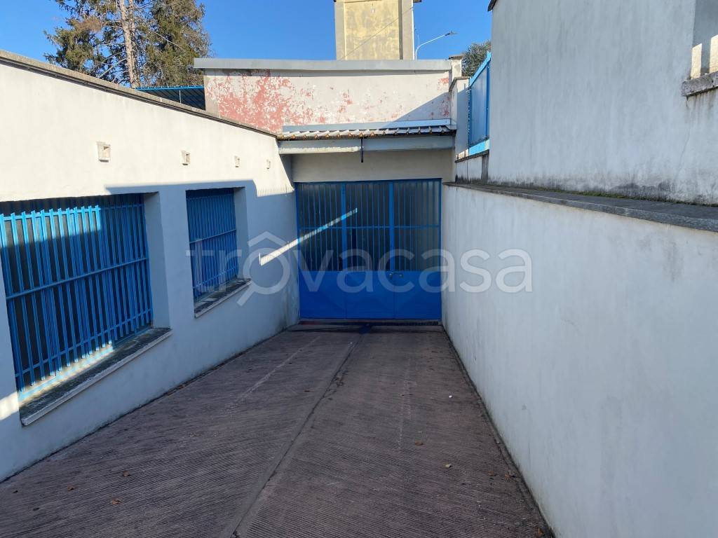 locale commerciale in affitto a Samarate