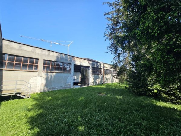 locale commerciale in affitto a Samarate
