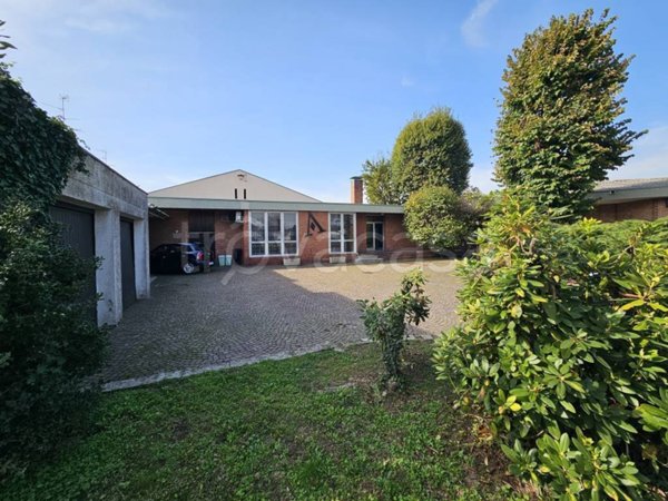 locale commerciale in affitto a Samarate