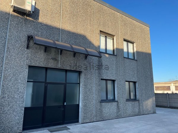 capannone in affitto a Samarate