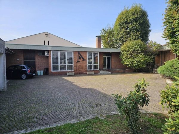 capannone in affitto a Samarate