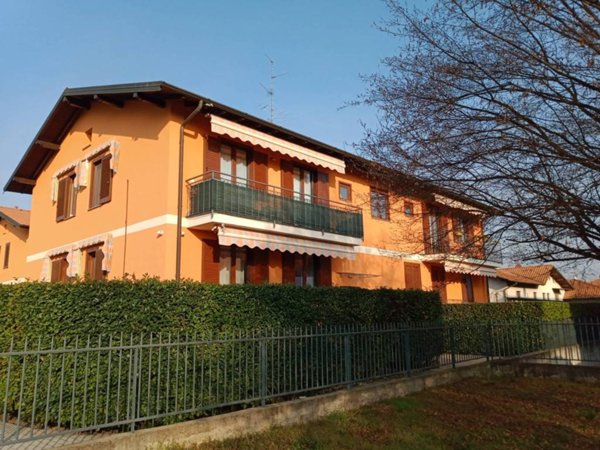 appartamento in affitto a Samarate in zona Verghera