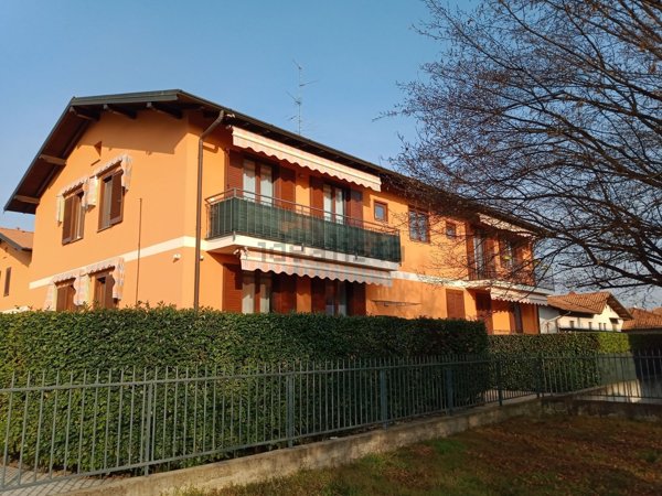 appartamento in affitto a Samarate in zona Verghera