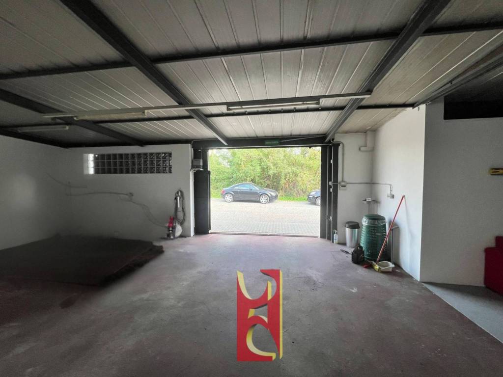 locale commerciale in affitto a Samarate in zona Verghera