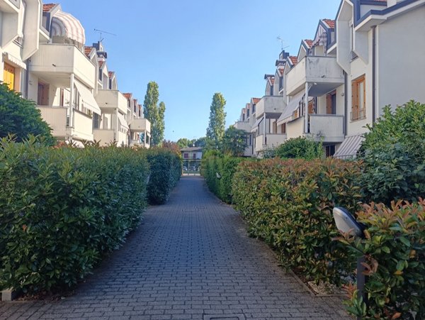 appartamento in affitto a Samarate in zona Verghera