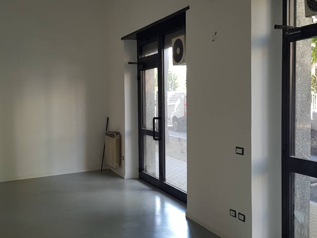 negozio in affitto a Saronno