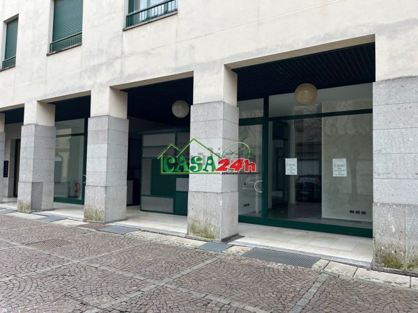 negozio in affitto a Saronno