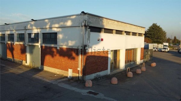 capannone in affitto a Saronno
