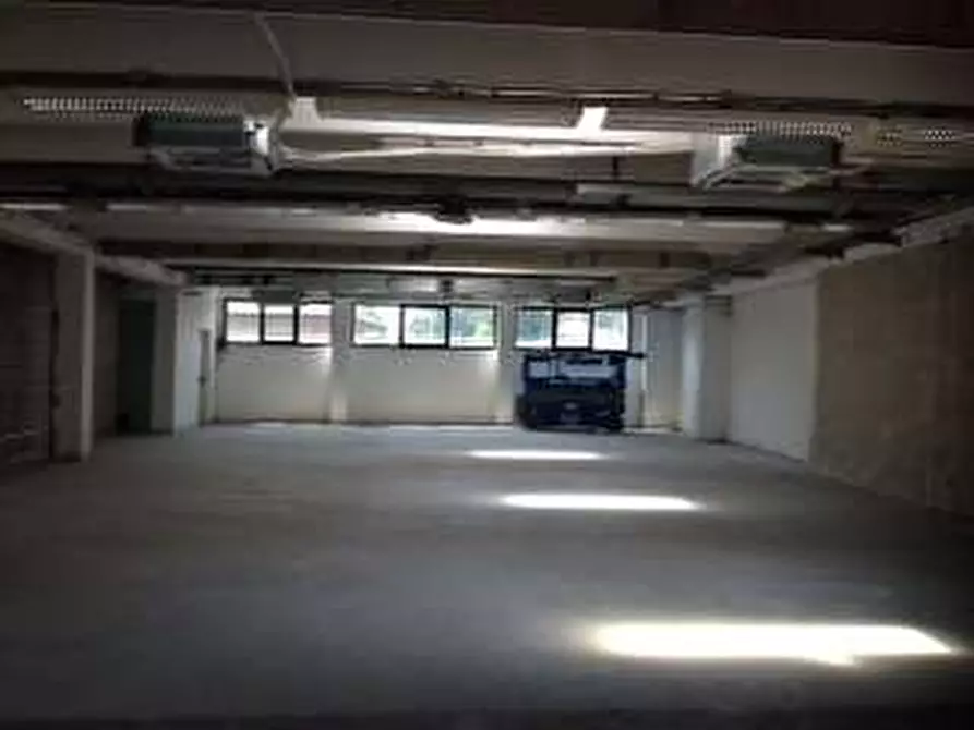 negozio in affitto a Saronno