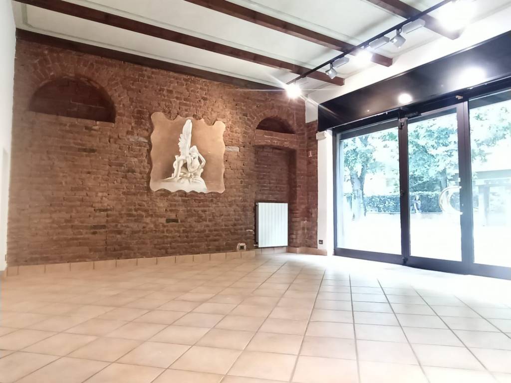 negozio in affitto a Saronno