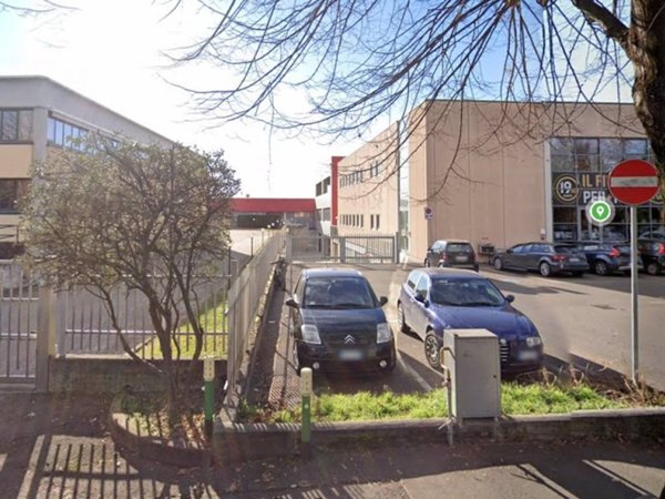 locale commerciale in affitto a Saronno