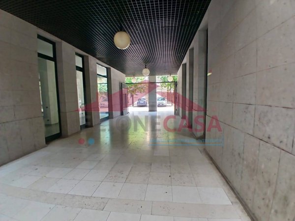 locale commerciale in affitto a Saronno