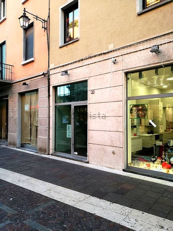 negozio in affitto a Saronno