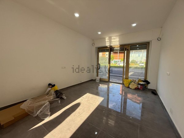locale commerciale in affitto a Saronno