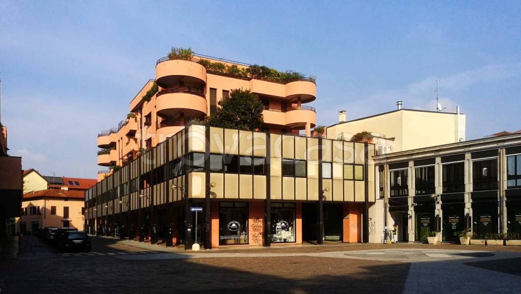 negozio in affitto a Saronno