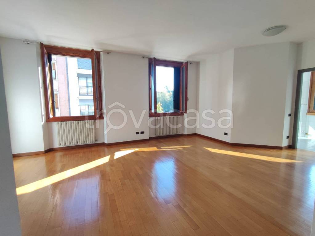 appartamento in affitto a Saronno