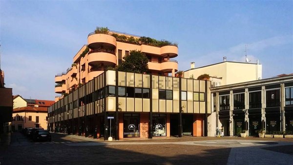 negozio in affitto a Saronno