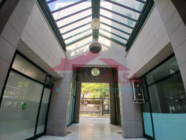 locale commerciale in affitto a Saronno