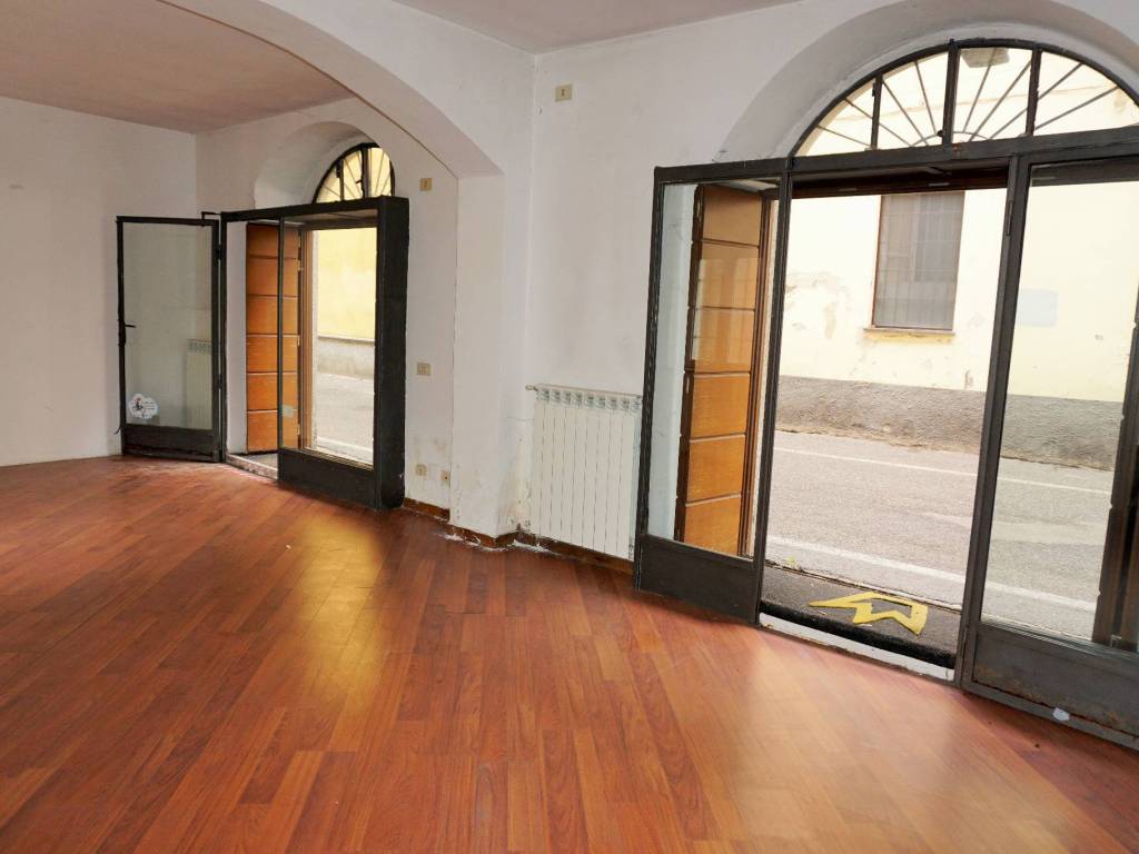 negozio in affitto a Saronno