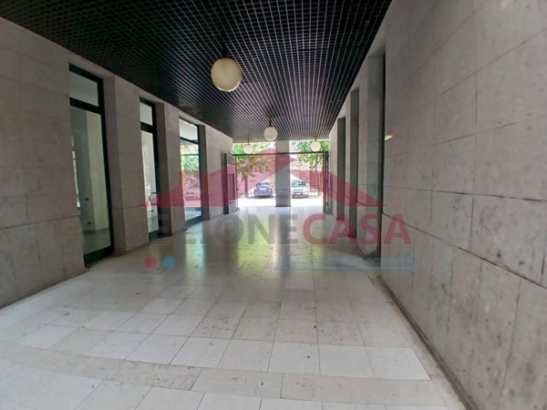 locale commerciale in affitto a Saronno