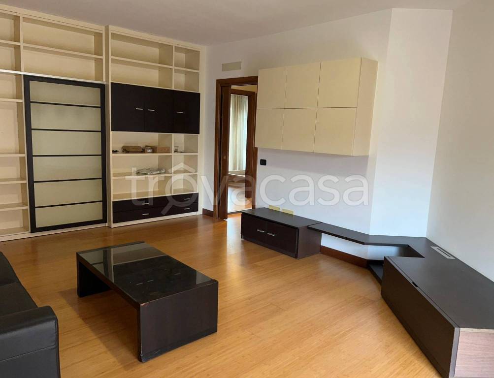 appartamento in affitto a Saronno