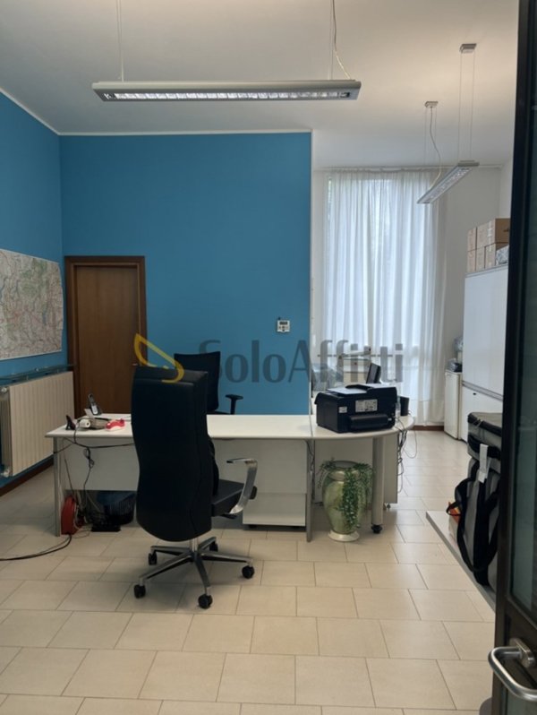 locale commerciale in affitto a Saronno