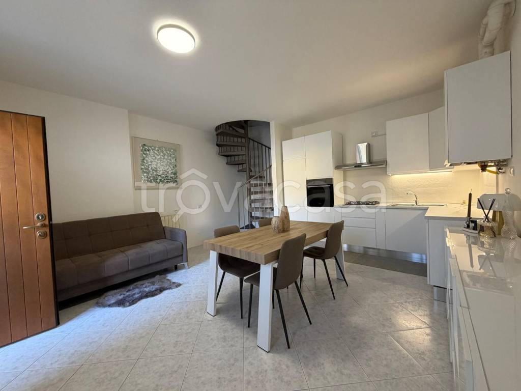 appartamento in affitto a Saronno