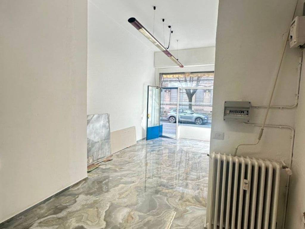 negozio in affitto a Saronno