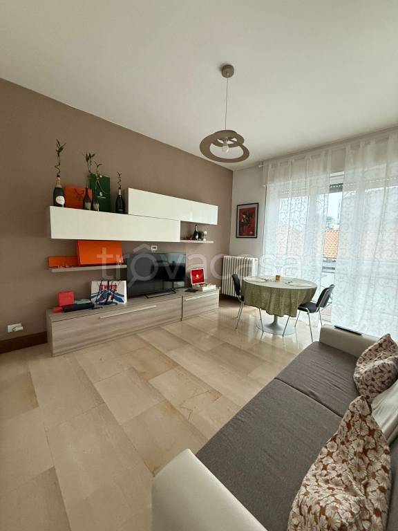 appartamento in affitto a Saronno