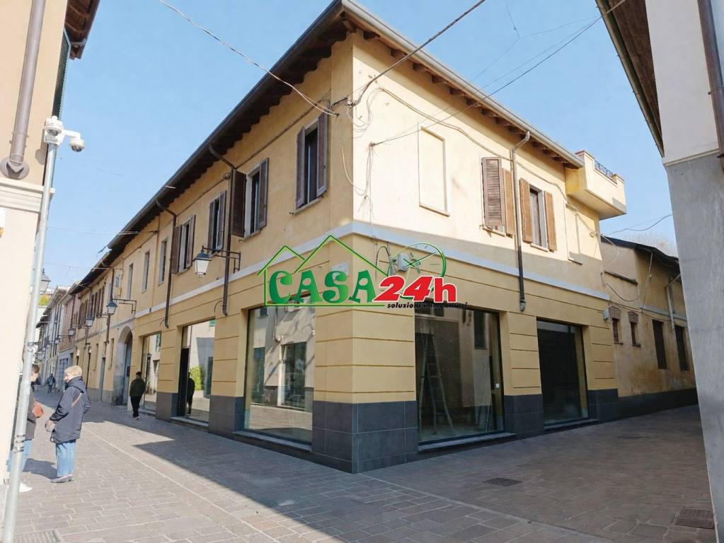 negozio in affitto a Saronno