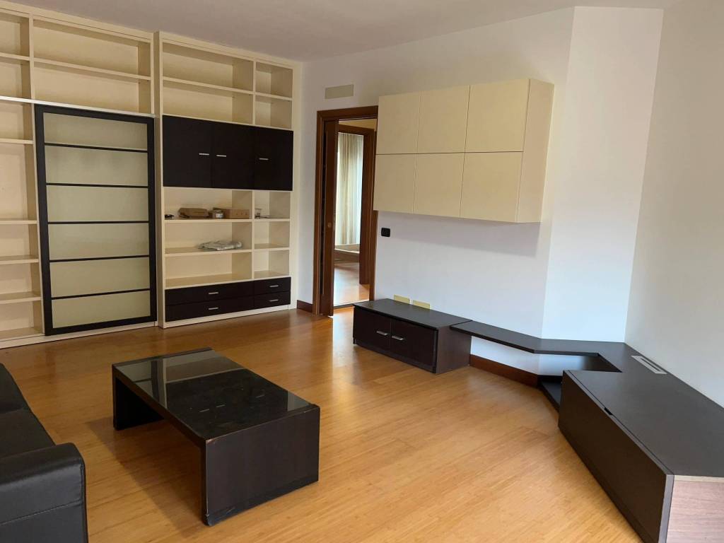 appartamento in affitto a Saronno