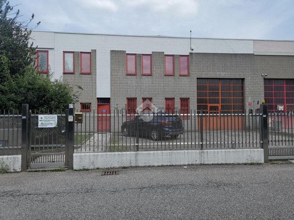 capannone in affitto a Saronno