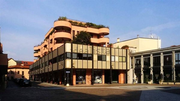 negozio in affitto a Saronno