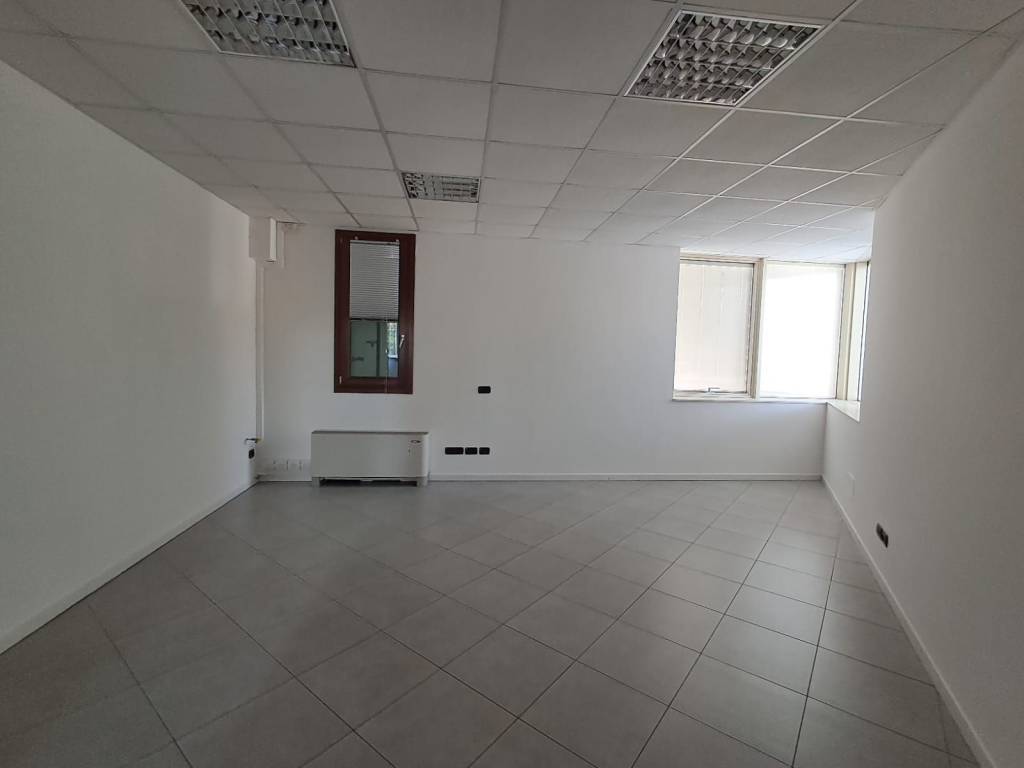 ufficio in affitto a Saronno