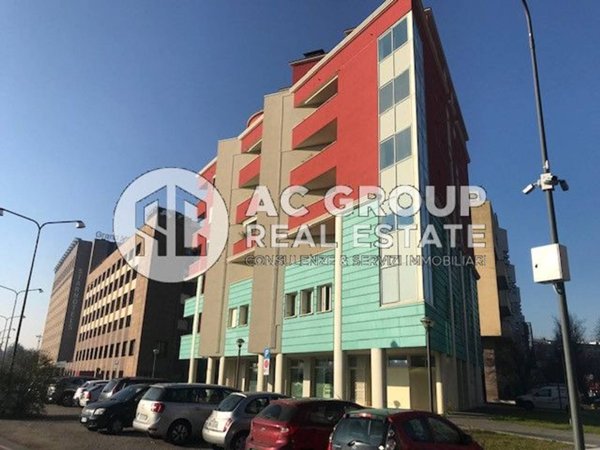negozio in affitto a Saronno in zona Fusetti