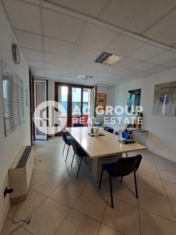 ufficio in affitto a Saronno in zona Fusetti