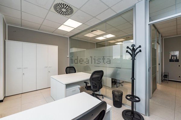 ufficio in affitto a Saronno in zona Fusetti