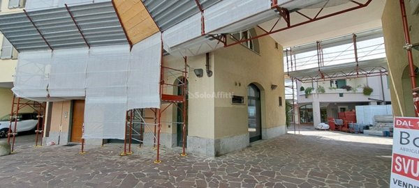 negozio in affitto a Saronno
