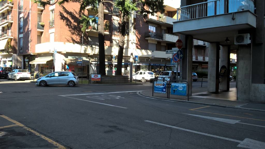 negozio in affitto a Saronno